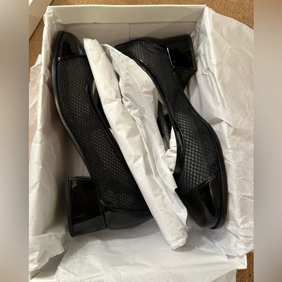 Schutz Dorothy black 2.5” Mesh Pumps Sz 7 - Picture 2 of 9